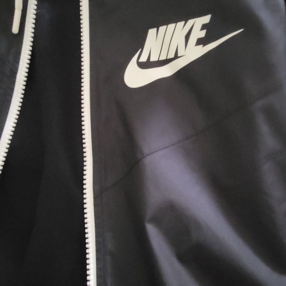 Nike Jacket - Picture 7 of 7